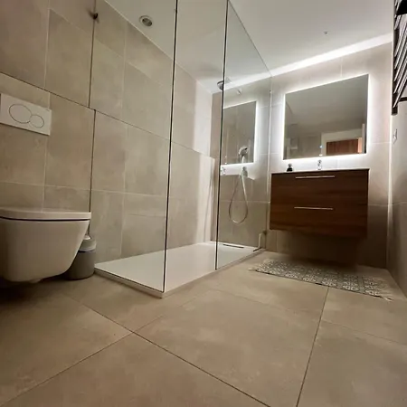 Apartmán Modern 2 Bedroom With Sea Views